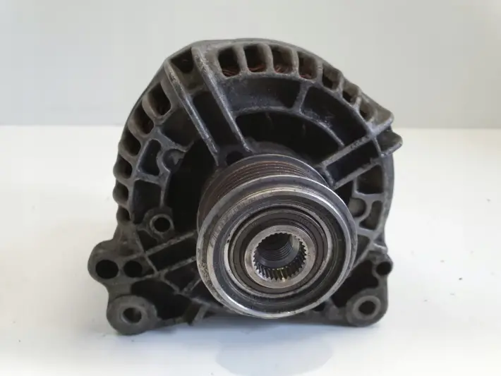 VW Golf V 1.9 TDI ALTERNATOR bosch