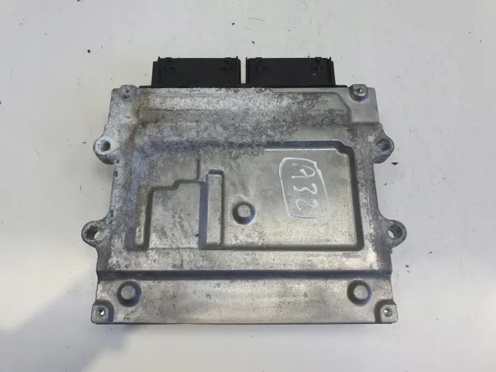 Volvo V40 II 2.0 D STEROWNIK SILNIKA komputer 31312486