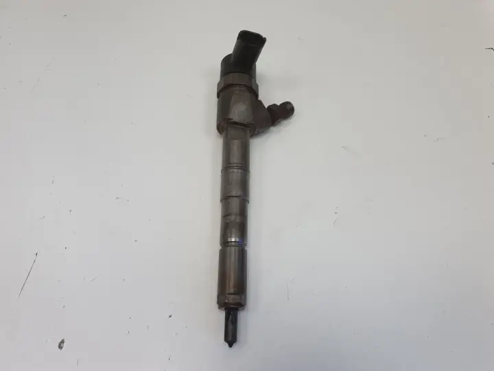 Opel ZAFIRA B 1.9 CDTI 16V WTRYSKIWACZ wtrysk 0445110243