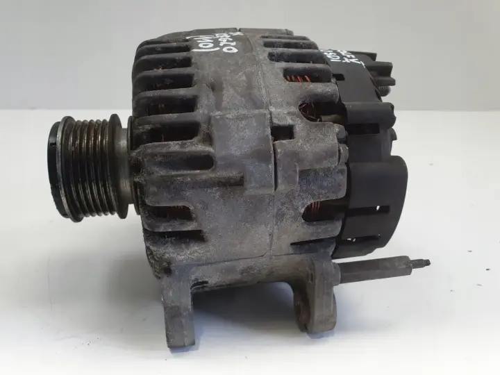 VW Golf V 2.0 SDI ALTERNATOR 06F903023C valeo 140A