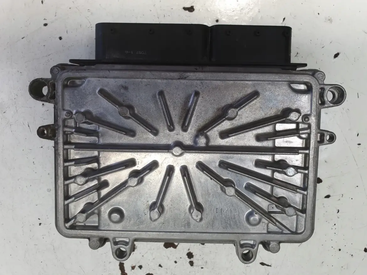 Volvo S80 II 2.5 T STEROWNIK SILNIKA 0261209108