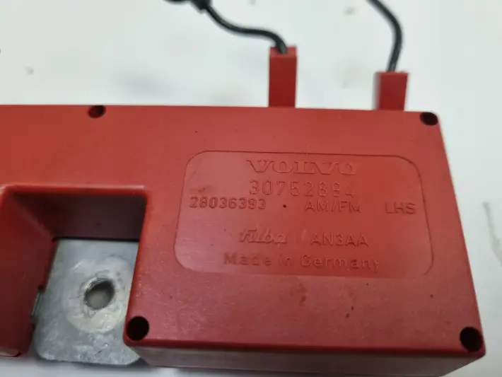 Volvo S60 I XC70 I V70 II WZMACNIACZ ANTENOWY 30752894