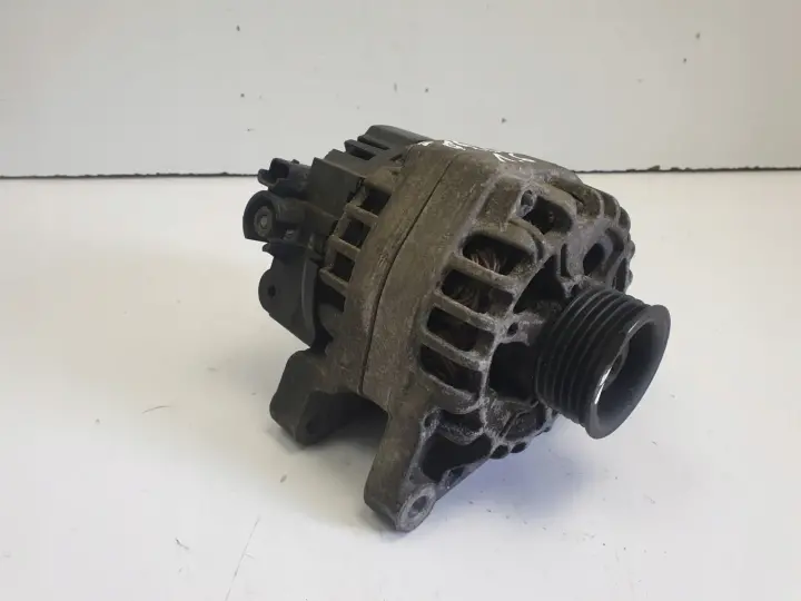 VW Golf III 1.6 ALTERNATOR 028903025H bosch 70A