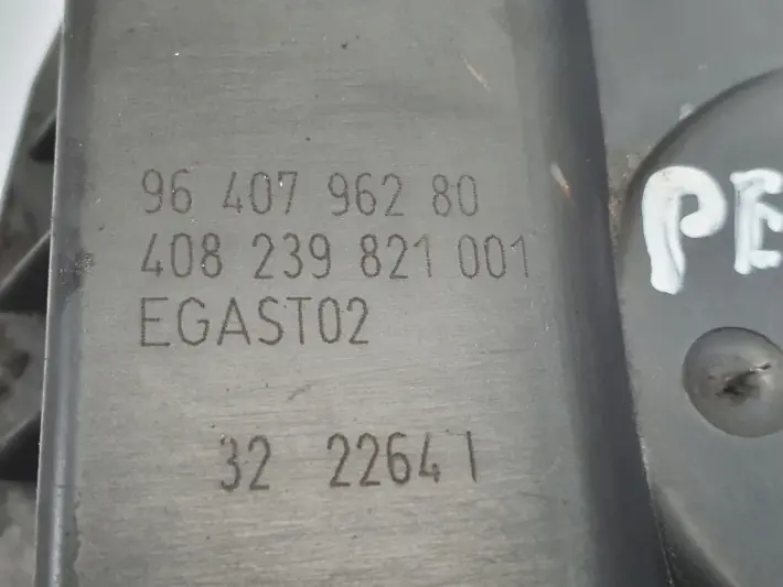 Peugeot 206 1.4 8V PRZEPUSTNICA 9640796280