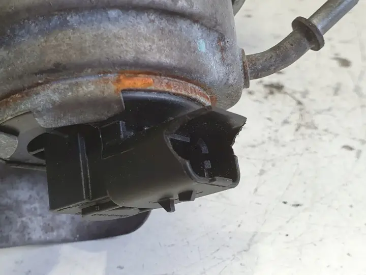 Ford Focus MK3 1.6 TDCI TURBOSPRĘŻARKA 9686120680