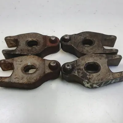 Ford Mondeo MK4 1.8 TDCI UCHWYT łapka MOCOWANIE WTRYSKIWACZA WTRYSKU