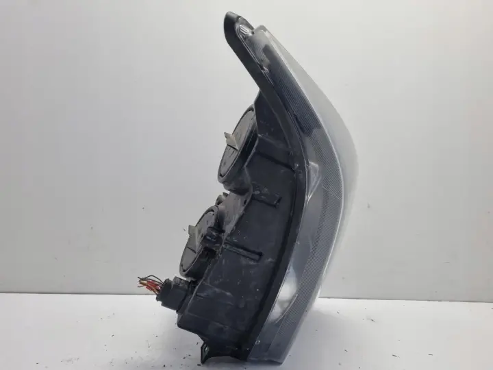 VW Crafter PRZEDNIA LAMPA PRAWA prawy przód EUROPA