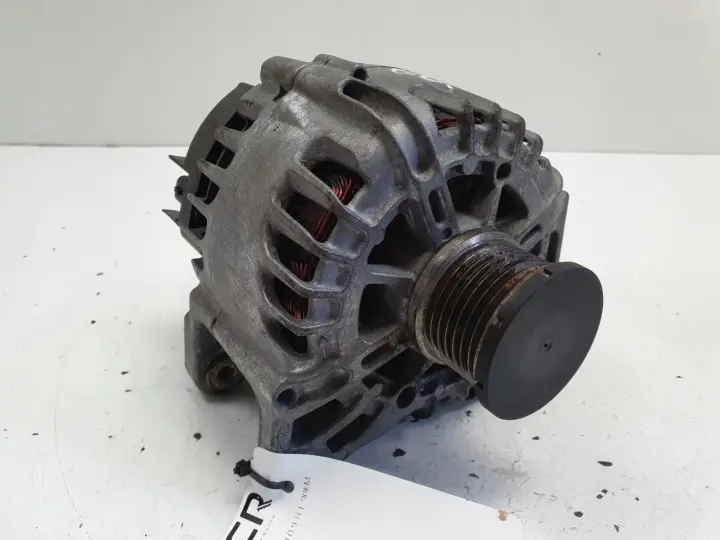Renault Clio IV 0.9 TCe ALTERNATOR TG12C125 231007842R 2113005886