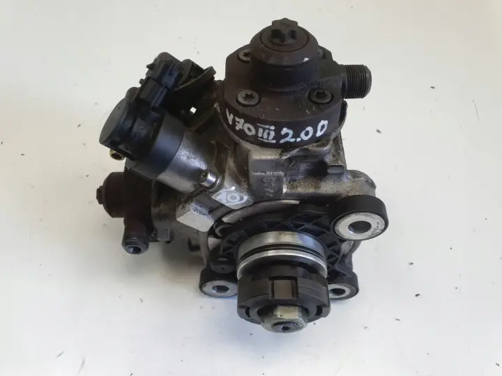 Volvo S60 II V60 2.0 D D3 POMPA WTRYSKOWA paliwa 0445010618