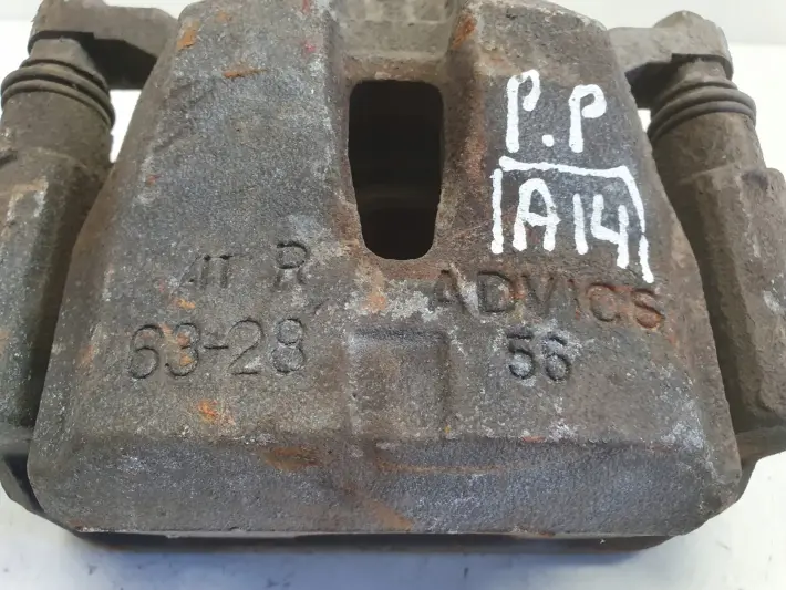 Toyota Rav4 III PRZEDNI ZACISK HAMULCOWY prawy przód kierowcy advics 63-28