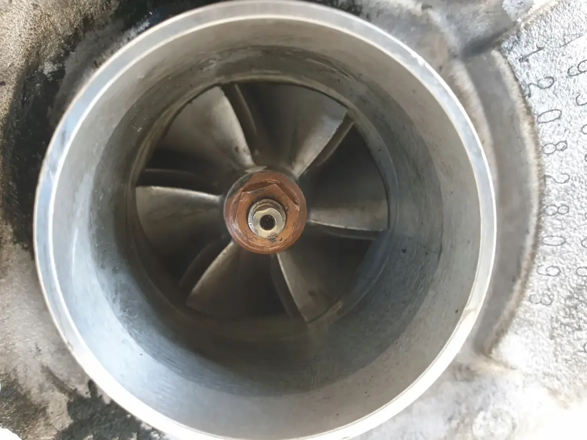 BMW E90 E91 2.0 D TURBOSPRĘŻARKA turbo 49S35-05671