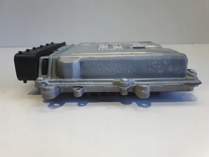 Volvo V70 III 2.4 D5 STEROWNIK SILNIKA komputer P31303388