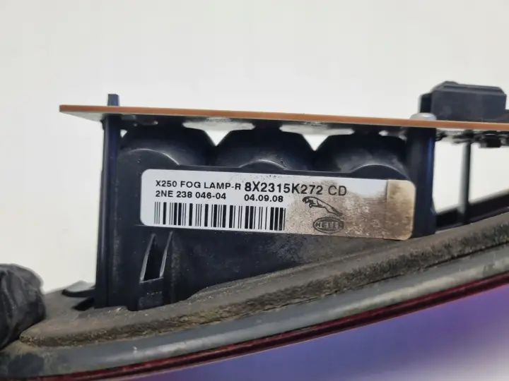 Jaguar XF X250 TYLNIA TYLNA LAMPA PRAWA prawy tył w klape 8X2315K272CD