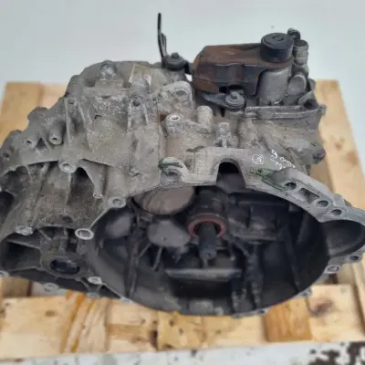 Volvo V70 III 2.4 D5 SKRZYNIA BIEGÓW 9G9R-7002-MA 31259509