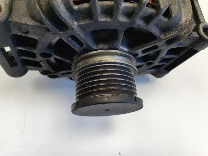 Peugeot 308 1.6 VTI ALTERNATOR valeo V757651380