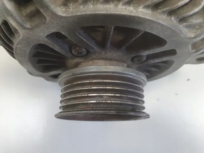 Subaru Legacy IV 2.0 B ALTERNATOR 23700-AA520 23700 AA520