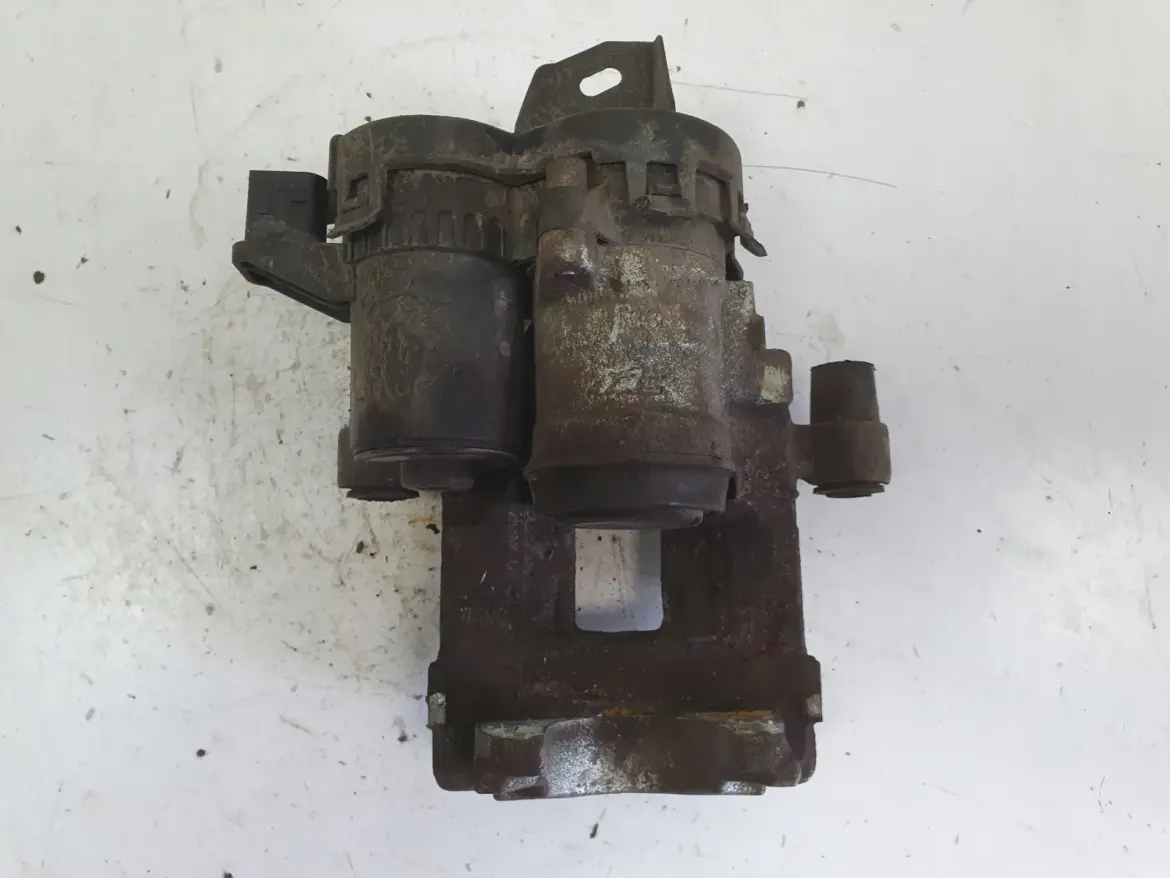 Volvo XC60 II TYLNY ZACISK HAMULCOWY lewy tył KIEROWCY 31687554 32217353