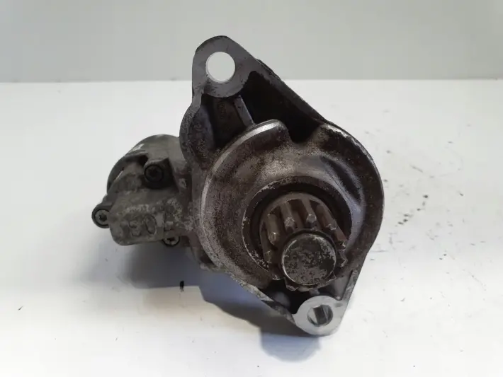 VW Golf V 1.9 TDI ROZRUSZNIK bosch 02E911023L