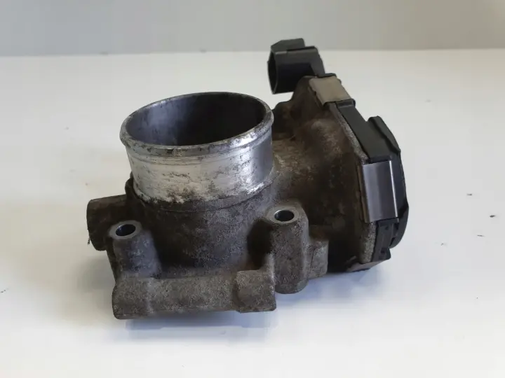 Opel Corsa D 1.4 16V PRZEPUSTNICA 55562270