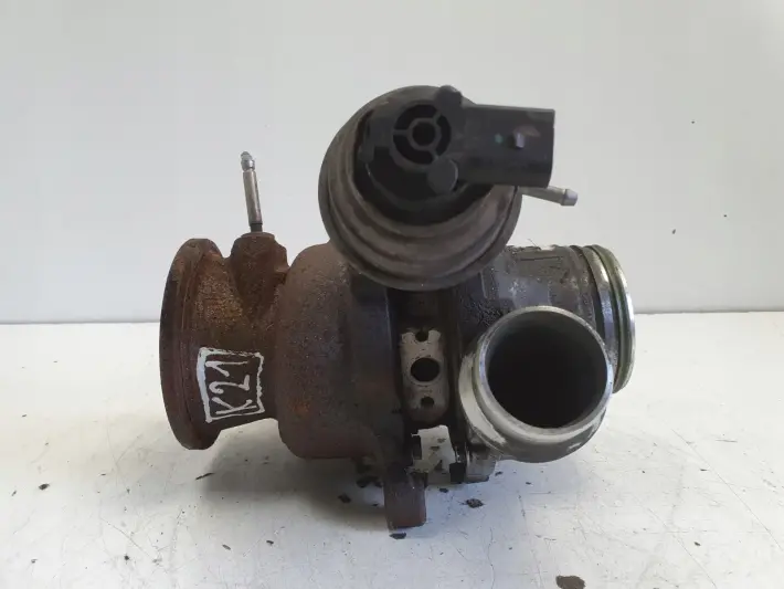Volvo V40 II 2.0 D3 TURBOSPRĘŻARKA turbo 31380131