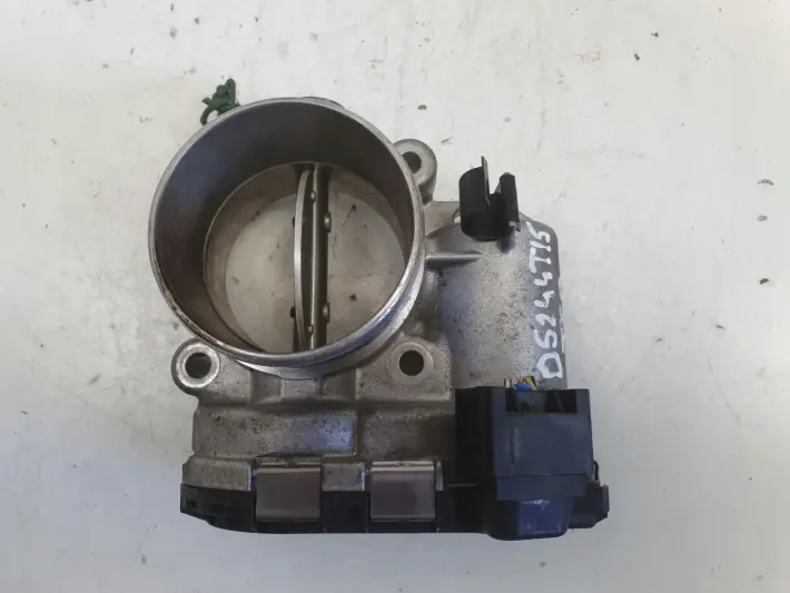 Volvo S40 II V50 2.4 D5 PRZEPUSTNICA 31216665 0280750520