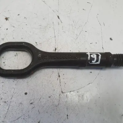 VW GOLF V Touran Audi A3 8P UCHO HOLOWNICZE Wkrętka hak 1T0805615A