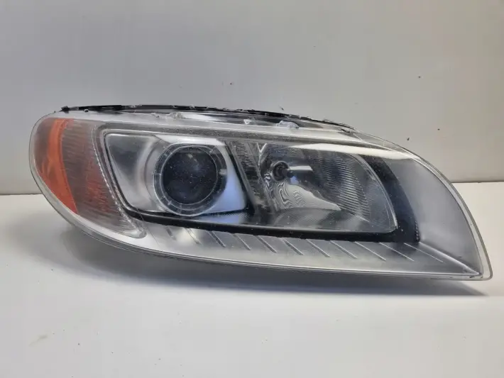 Volvo S80 II V70 III 06-16r PRZEDNIA LAMPA PRAWA PRAWY PRZÓD xenon 31214348