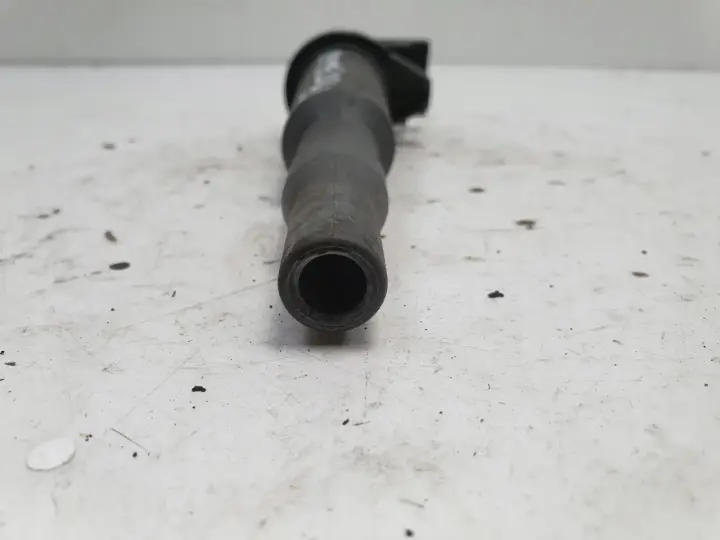 BMW E87 E90 2.0 i CEWKA ZAPŁONOWA 0221504471 bosch