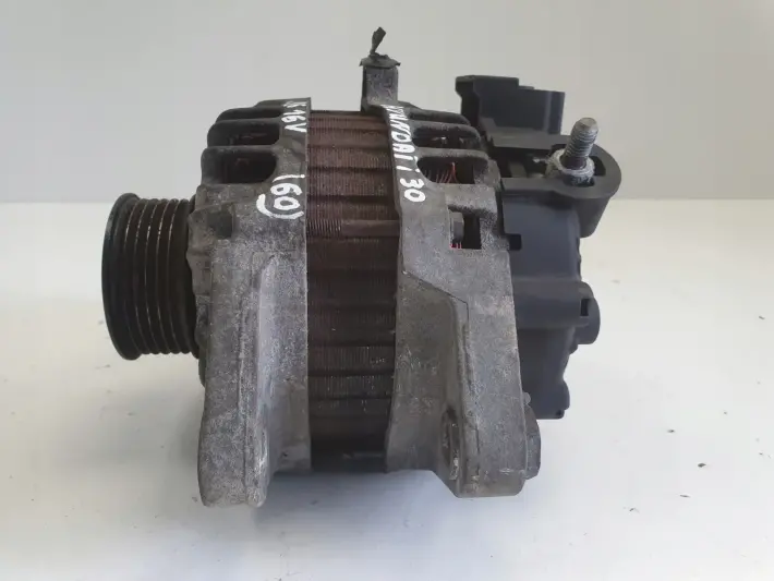 Hyundai i30 1.6 16V ALTERNATOR 90A 2655447 valeo 37300-2B101