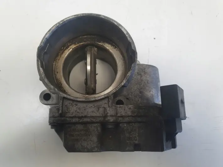 VW Golf V 1.9 TDI PRZEPUSTNICA 03G128063C