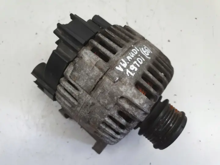 Audi A3 II 8P 1.9 TDI ALTERNATOR valeo 06F903023E 110A