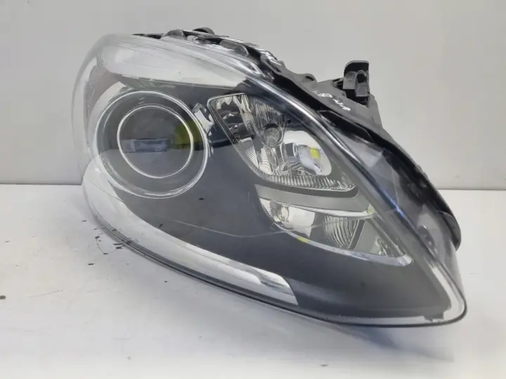 Volvo XC60 13-17r LIFT PRZEDNIA LAMPA PRAWA PRAWY PRZÓD LED europa 31420250
