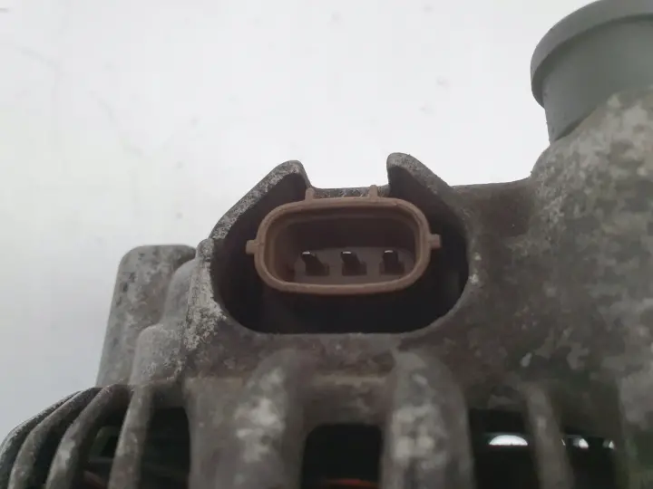 Subaru Legacy IV 2.0 B ALTERNATOR 23700-AA520 23700 AA520