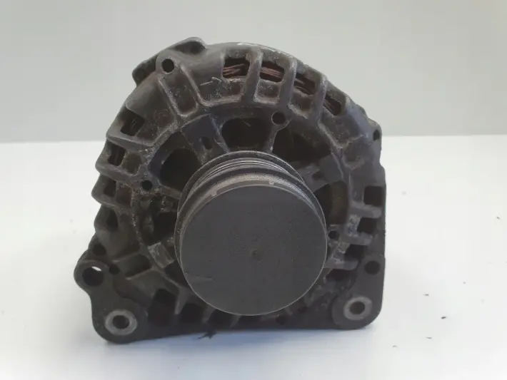 Audi A4 B6 1.9 TDI ALTERNATOR Valeo 028903031A 120A