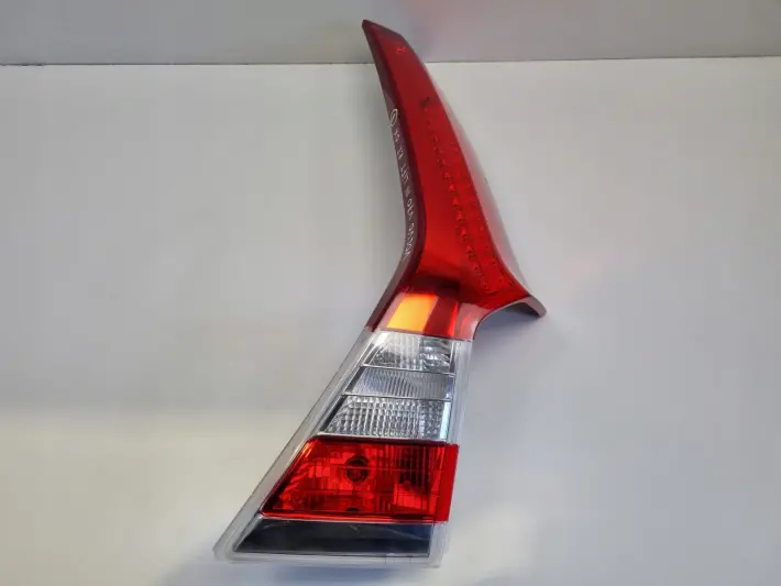 Volvo V70 III XC70 LIFT 13-16r TYLNIA TYLNA LAMPA PRAWA prawy tył ŁADNA