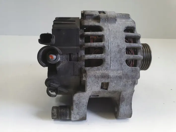 Peugeot 206 1.6 16V ALTERNATOR 9649611780 valeo