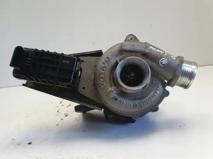 Volvo XC90 2.4 D5 TURBOSPRĘŻARKA turbo 30757080