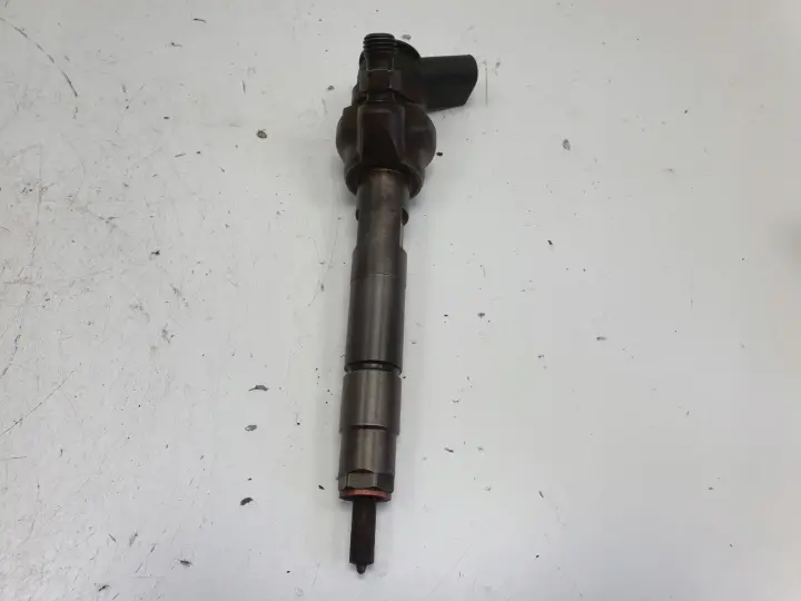 BMW E87 E90 E91 2.0 D WTRYSKIWACZ wtrysk 0445110601
