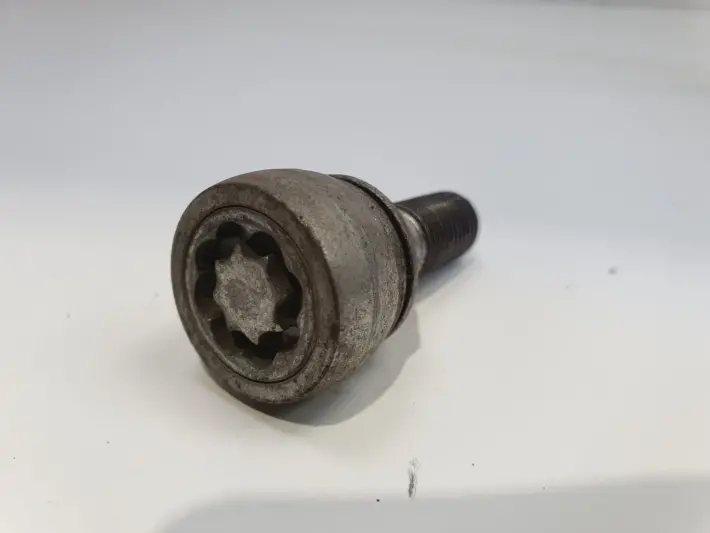 Renault Nissan ZŁODZIEJKI DO KÓŁ Felg Zestaw 4 śrub szpilek 7711239110