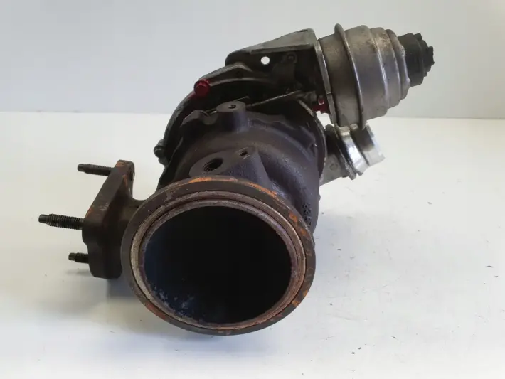 Volvo XC60 S60 V60 II 2.0 D3 TURBOSPRĘŻARKA turbo 31493379