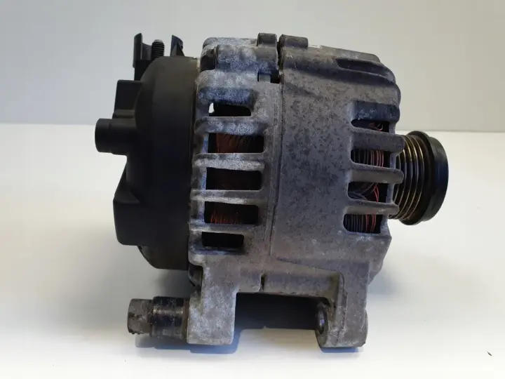 Volvo V70 III 1.6 D D2 ALTERNATOR valeo 30659390
