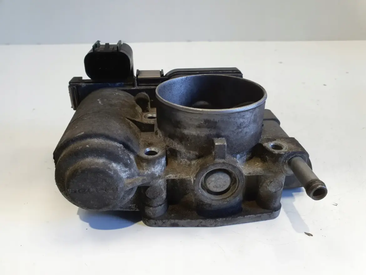 Opel Astra III H 1.6 16V PRZEPUSTNICA 055559227