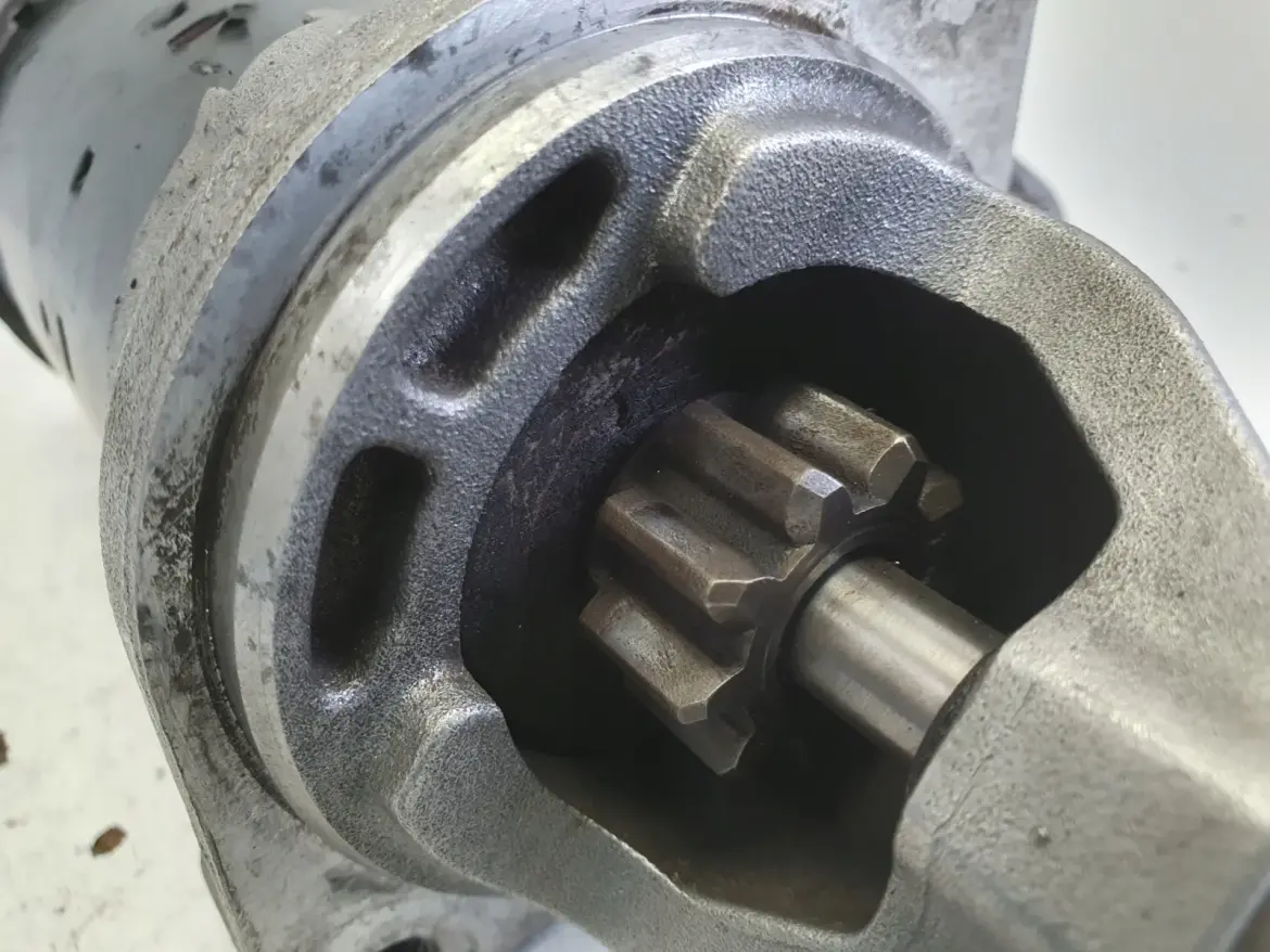 BMW E60 2.2 i ROZRUSZNIK 7515392