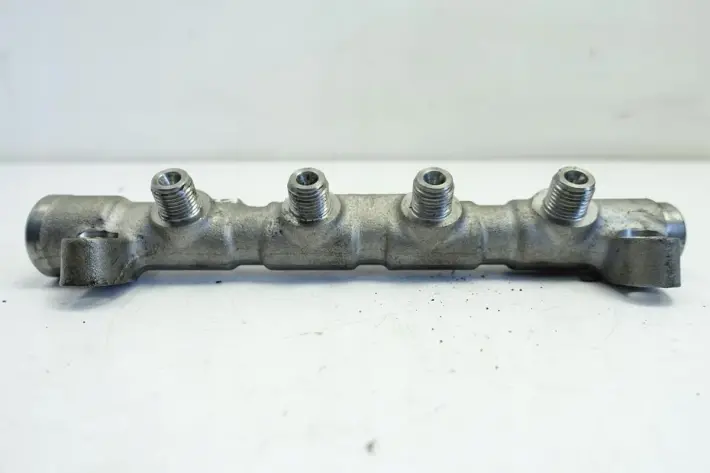 VW Golf VII 1.6 TDI LISTWA WTRYSKOWA 04L130089F