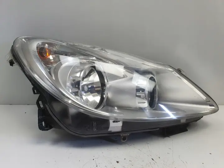 Opel Corsa D PRZEDNIA LAMPA PRAWA prawy przód anglik 13186384