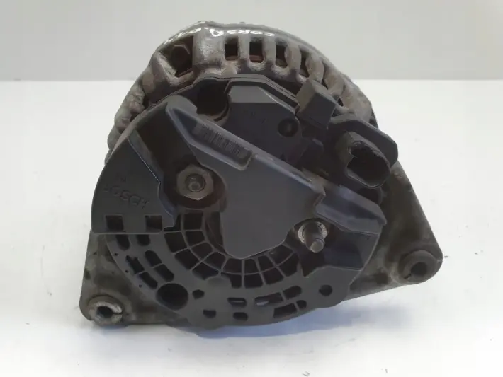 Opel Corsa D 1.4 16V ALTERNATOR bosch 0124425087 120A CM