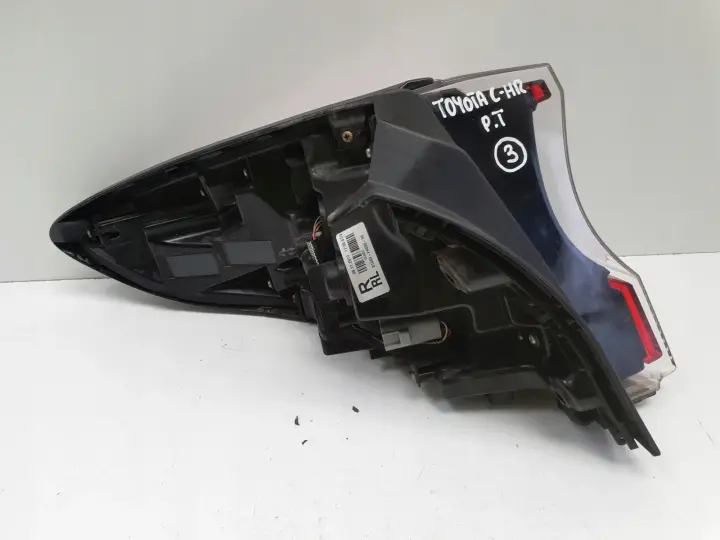 Toyota CHR C-HR TYLNIA TYLNA LAMPA PRAWA prawy tył pasażera 81550-F4030-00