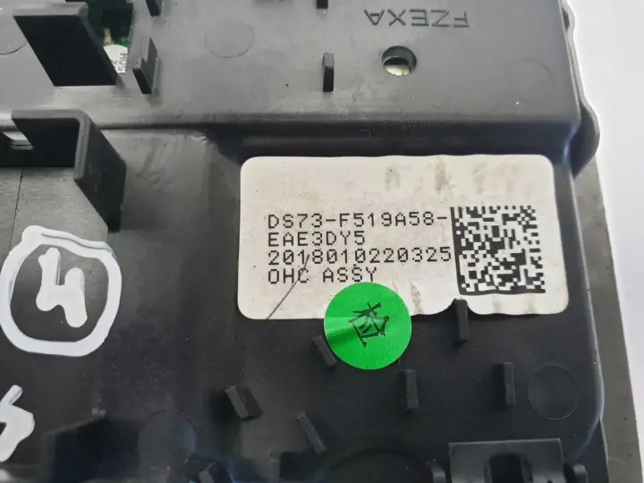 Ford F150 LAMPKA OŚWIETLENIA WNĘTRZA kabiny PRZÓD