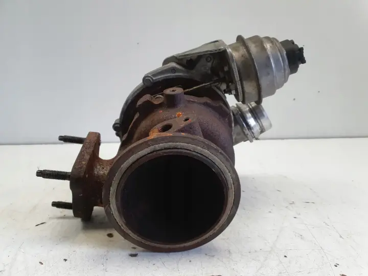 Volvo V40 II 2.0 D3 TURBOSPRĘŻARKA 31380131