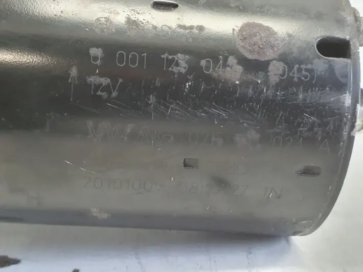 VW Passat B7 2.0 TDI ROZRUSZNIK 02E911024A bosch